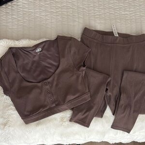 Alo yoga blissful Henley set, hot cocoa